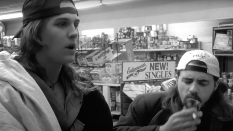 Jay and Silent Bob make purchases