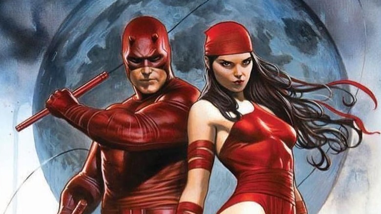 Daredevil and Elektra stand together