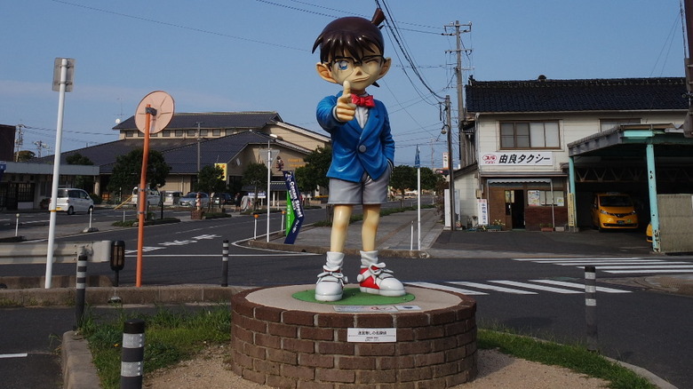 Detective Conan statue in Conan Town