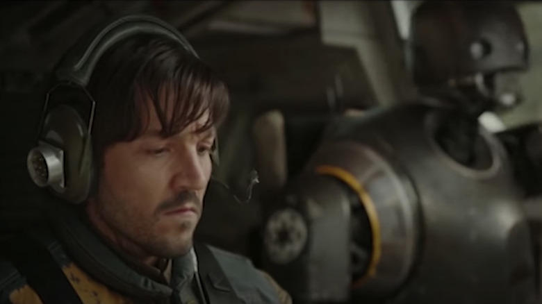 Diego Luna and droid in ship