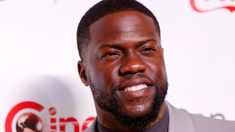 Kevin Hart smiling