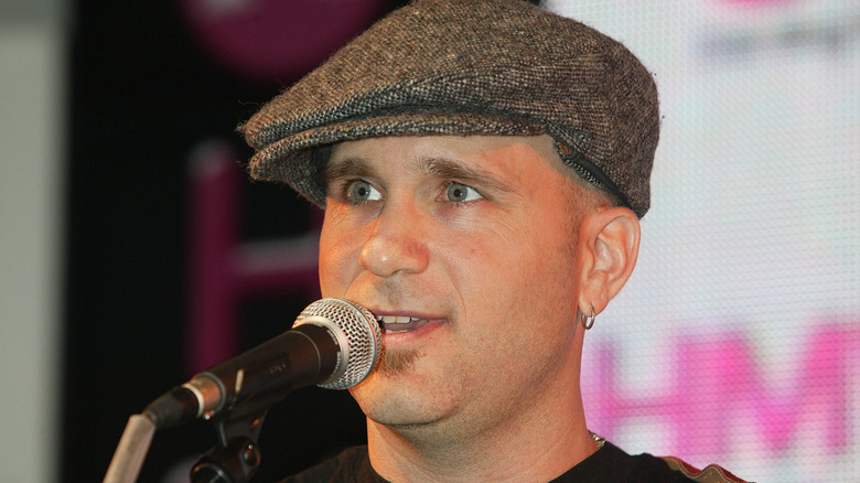 Gary Jules singing