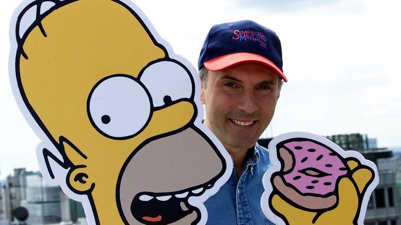 Dan Castellaneta with a Homer head