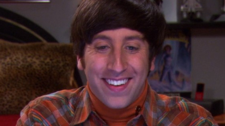 Simon Helberg smiling