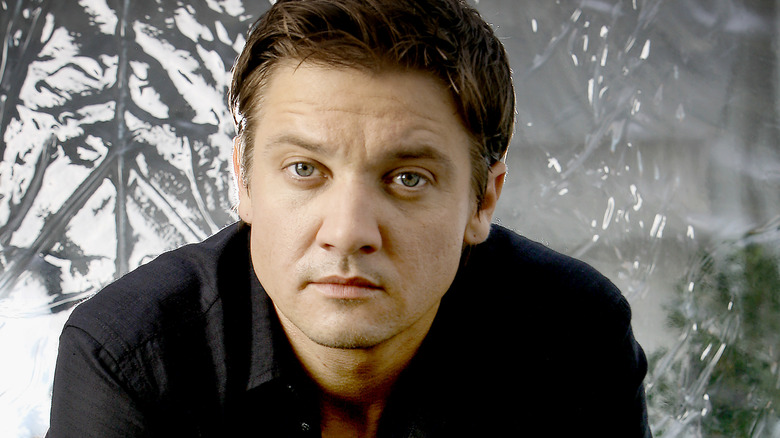 Jeremy Renner posing