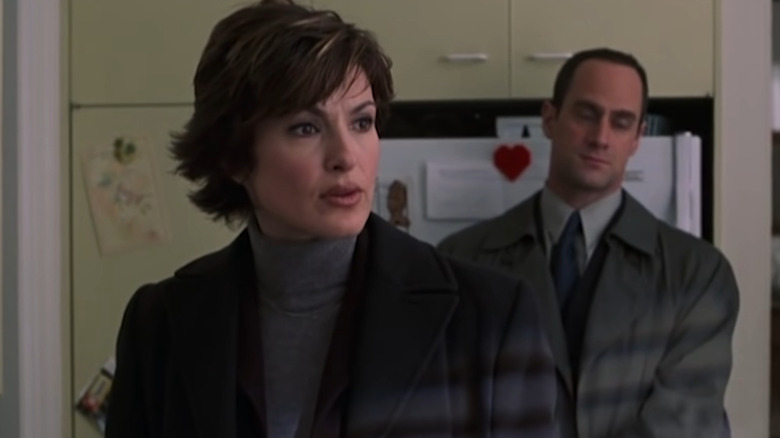 Benson and Stabler in kitchen