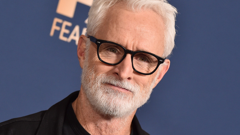 John Slattery with glasses