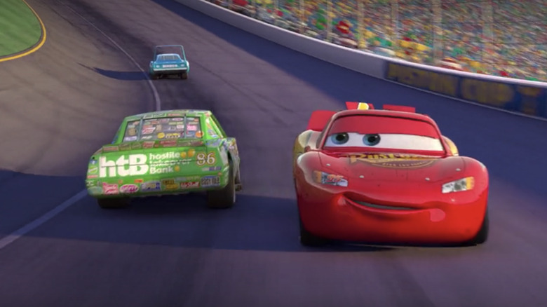 Lightning McQueen drives backward without rear view mirrors