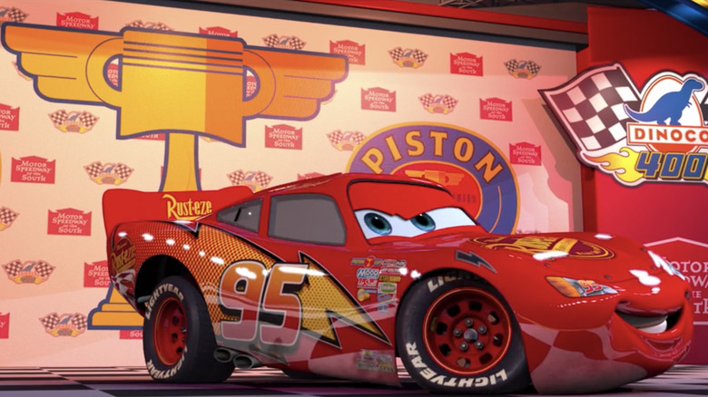 Lightning McQueen in pursuit of the Piston Cup