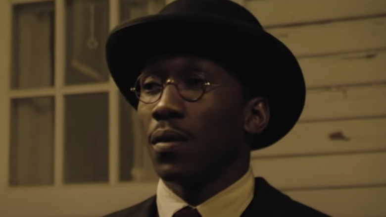 Mahershala Ali Glasses And Hat