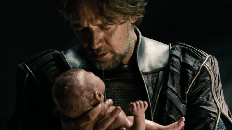 Jor-El holding baby Kal-El