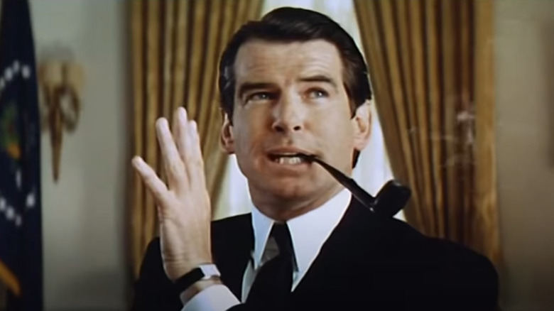 Pierce Brosnan in Mars Attacks!