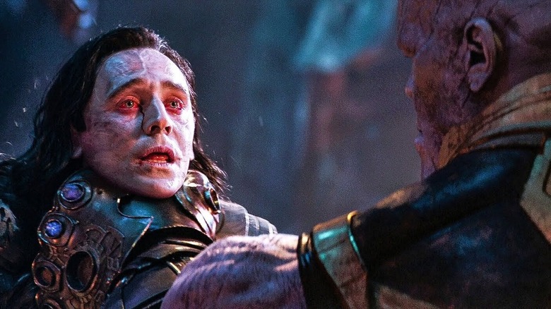 Thanos (Josh Brolin) kills Loki (Tom Hiddleston)