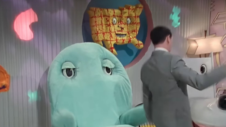 Pee-wee in front of Chairy and Clockey in the Season 2 intro