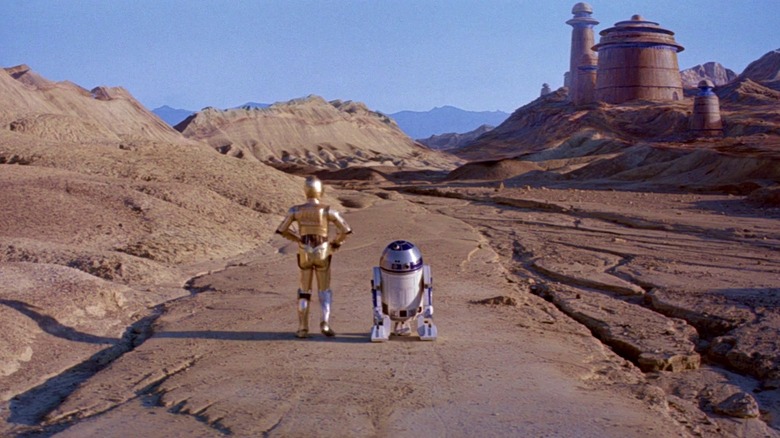 R2-D2 and C-3P0 in the desert