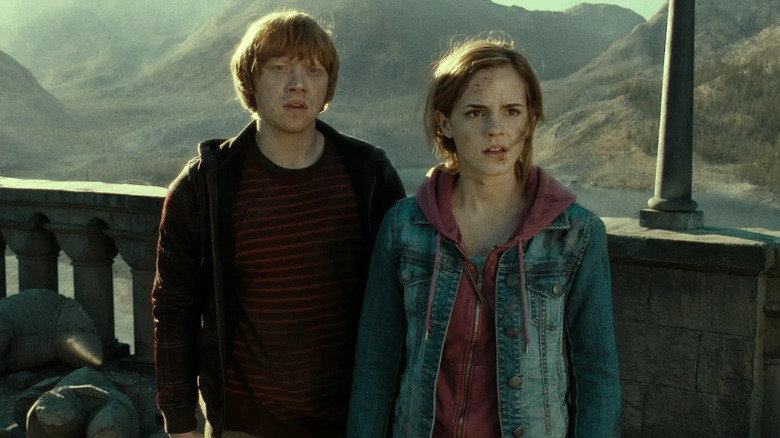 Ron and Hermione after the battle