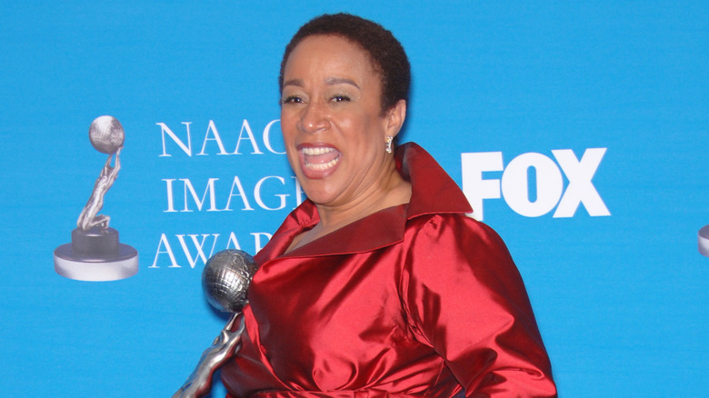 S. Epatha Merkerson walking red carpet