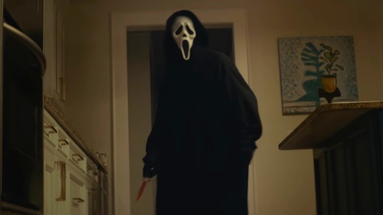 The masked Ghostface killer in Scream (2022)