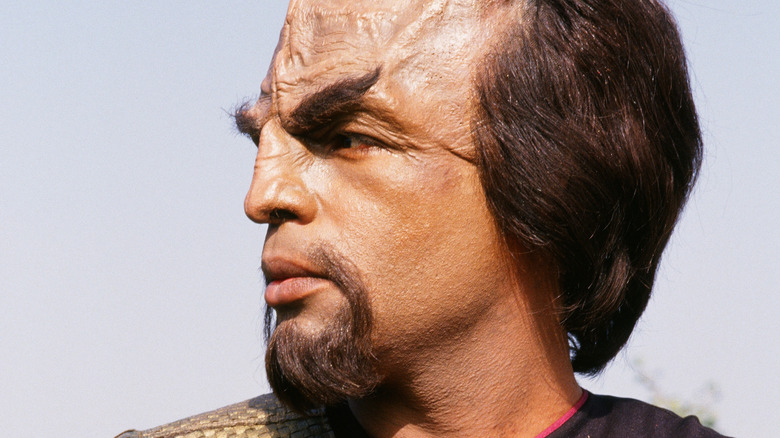 Worf looking sideways