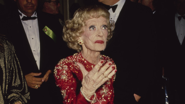 Bette Davis on red carpet