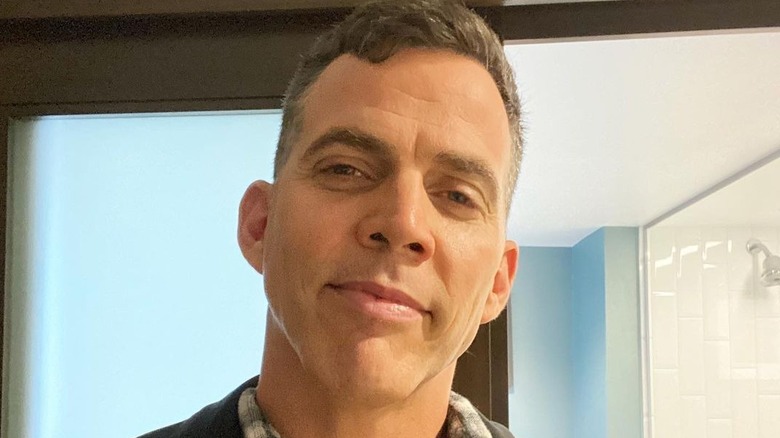 Steve-O selfie