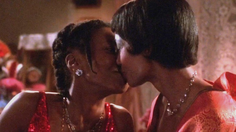 Celie and Shug kiss in parlor