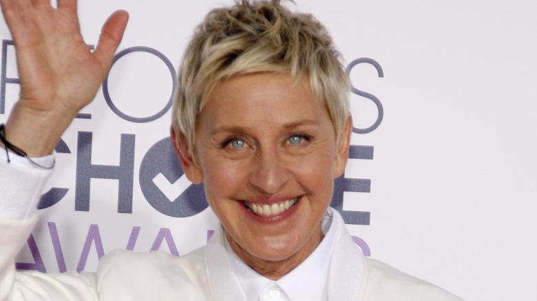 Ellen DeGeneres waving