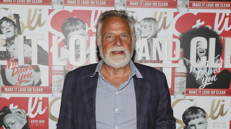 Jonathan Goldsmith poses for photos