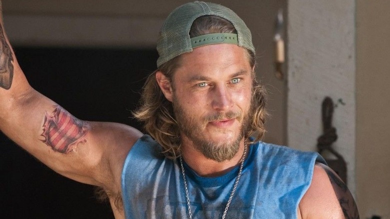 Fimmel raises arm