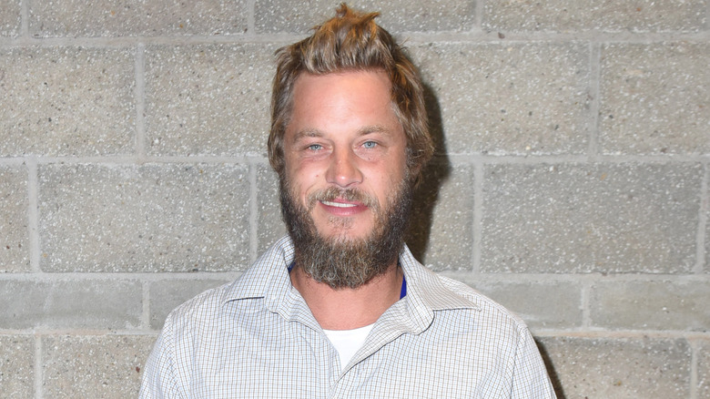 Fimmel in front of wall