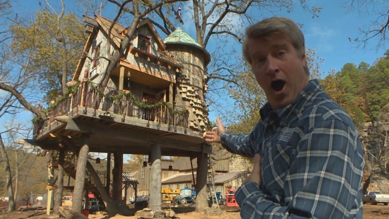 Pete Nelson in Treehouse Masters