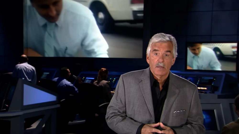 Dennis Farina in Unsolved Mysteries