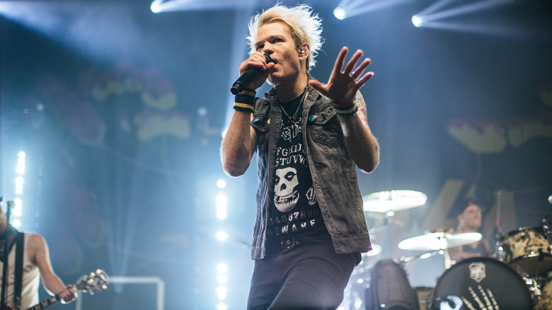 Sum 41's Deryck Whibley singing