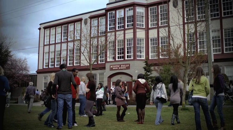 Students Mystic Falls High School