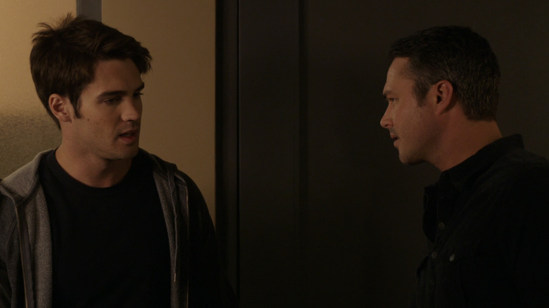 Steven R. McQueen and Taylor Kinney in Chicago Fire 