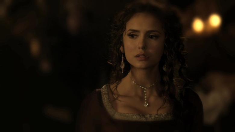 Katerina Petrova flees to England, where she meets the Originals