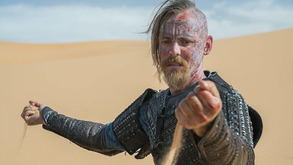 Jasper Pääkkönen as Halfdan in the desert in Vikings