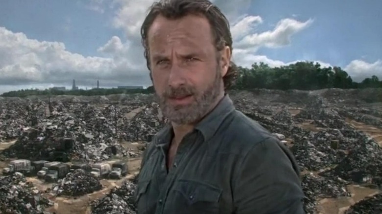 Rick Grimes overlooking the Heaps