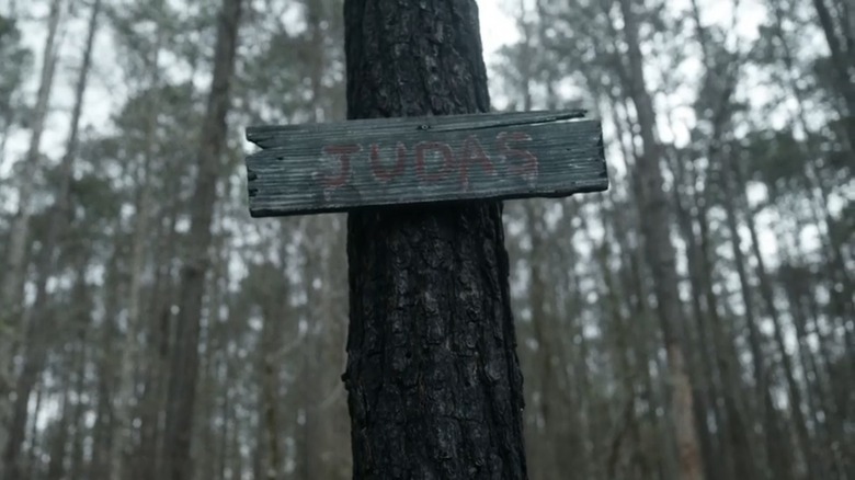 Judas sign on tree