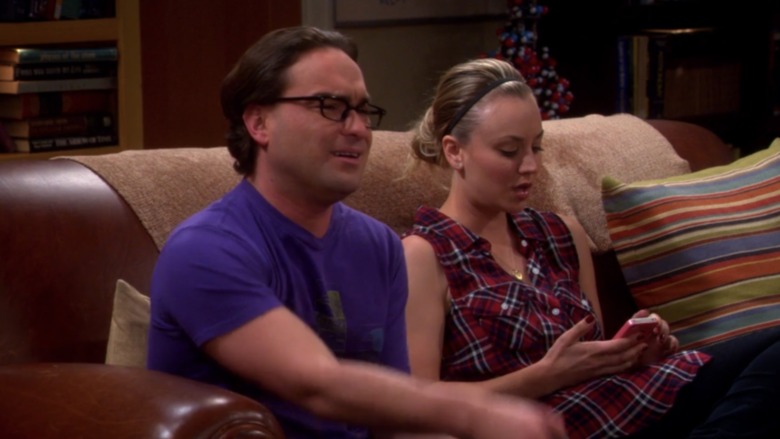 Johnny Galecki and Kaley Cuoco on couch