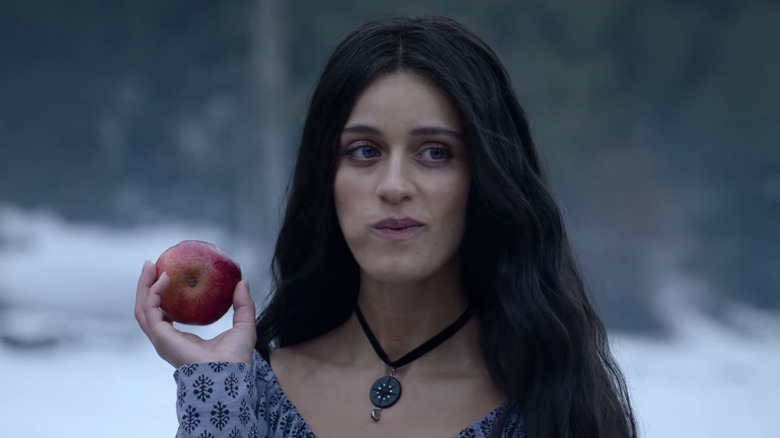 Yennefer eating an apple