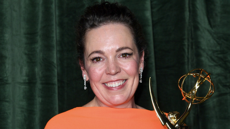 Olivia Colman poses with her Emmy for "The Crown"