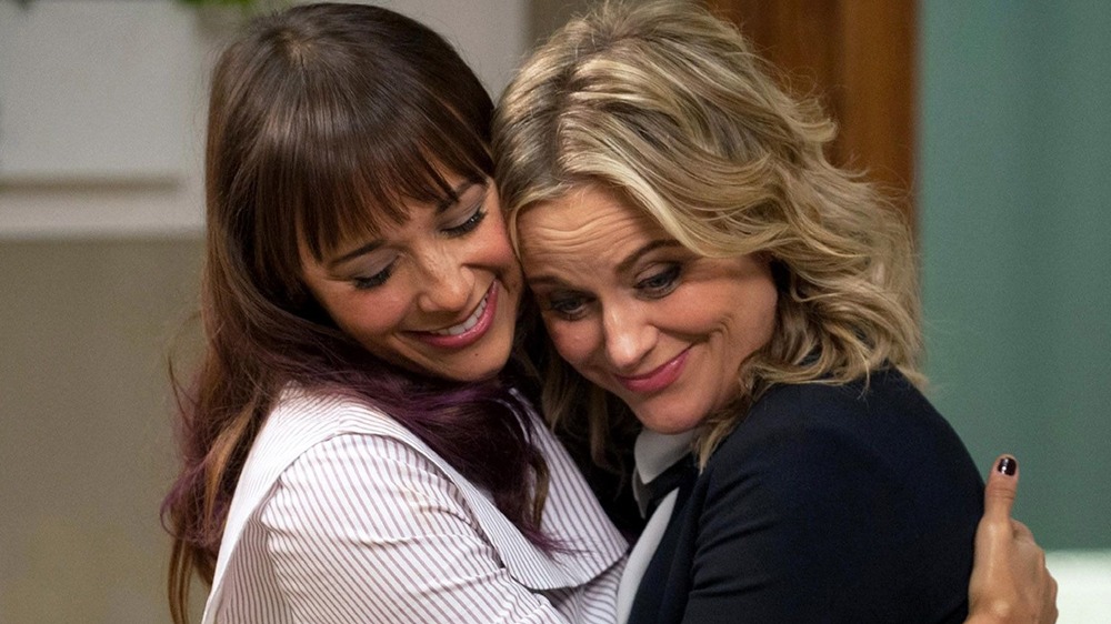 Leslie and Ann hugging Parks and Recreation