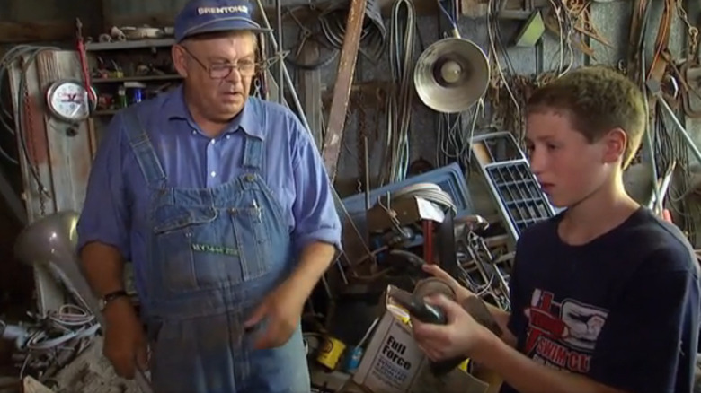 Rhesa Wolfe haggles an older man on American Pickers