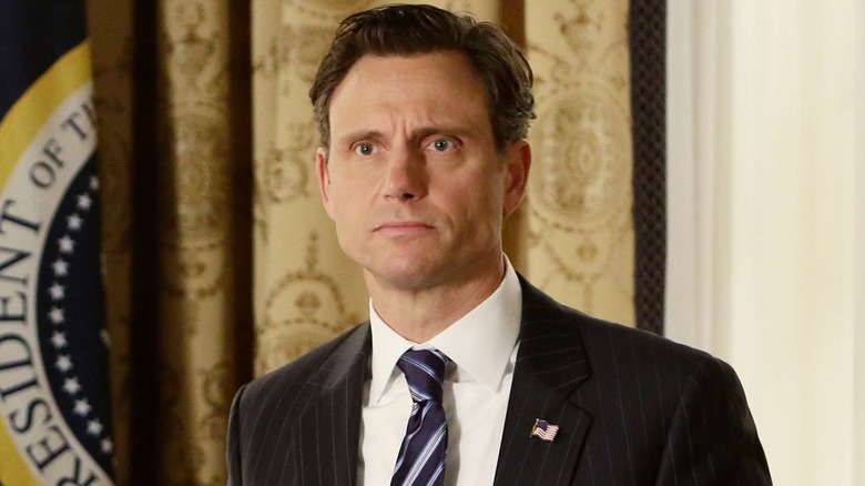 Fitz grant in the oval office looking concerned