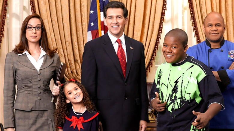 Richard Martinez poses with Cory, Cory's father, his chief of staff, and his daughter in the oval office