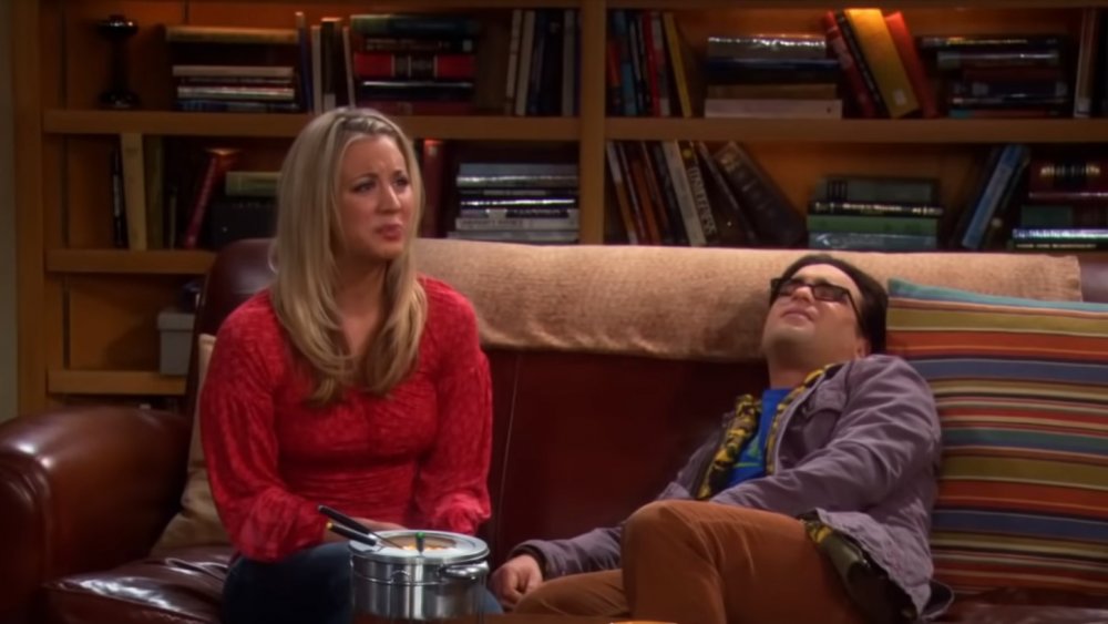 Johnny Galecki as Leonard Hofstadter and Kaley Cuoco as Penny on The Big Bang Theory 