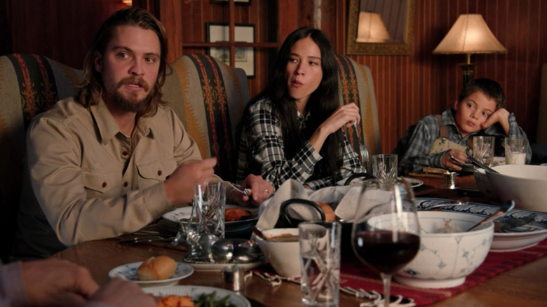 Kayce, Monica and Tate at the dinner table.