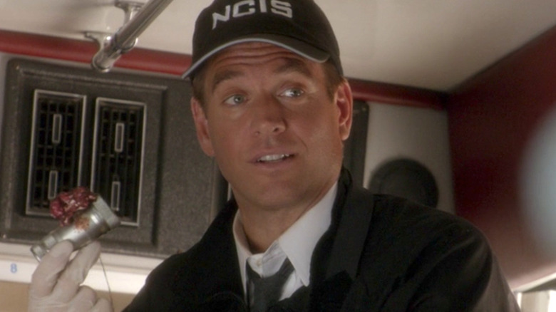 NCIS Season 12 DiNozzo holds garrote