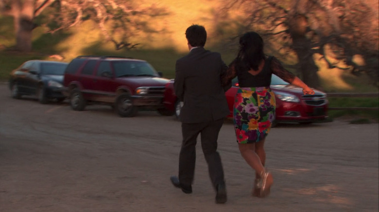 Ryan and Kelly run off into the sunset